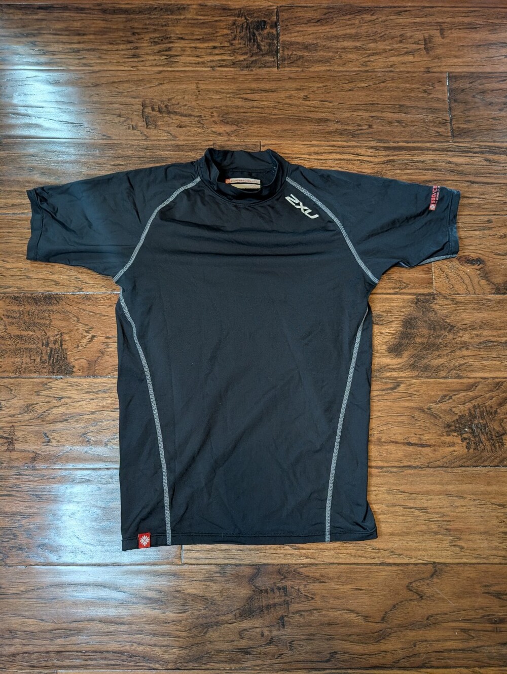 2XU Men's Compression Tshirt Size Small